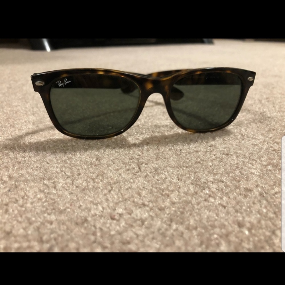 Ray ban